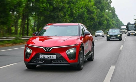 VinFast VF 7 nhận giải thưởng mới tại Ấn Độ